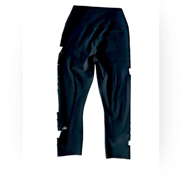 Alo Yoga Women's High Waist Slice Capri - Picture 6 of 9